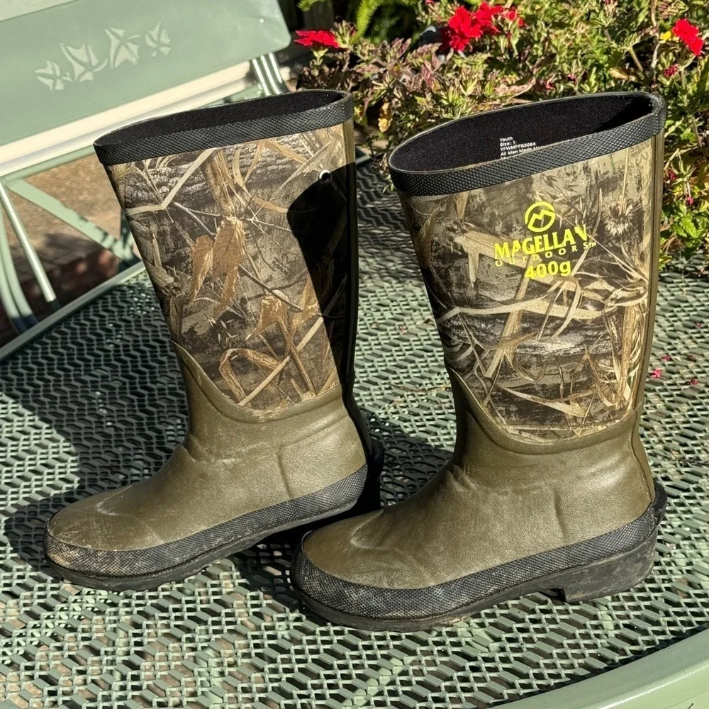Magellan~Outdoors~400g~Woodland~Camo Rubber Hunting Boots~Children’s Sz 1~G22
